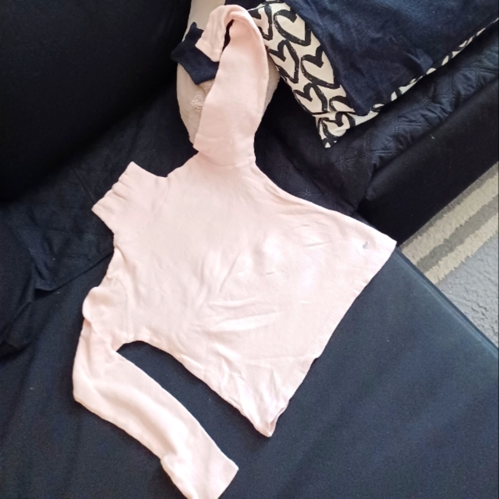 Turtle neck top for girls. Light pink and black